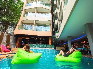 mad monkey phuket