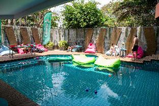 mad monkey phuket