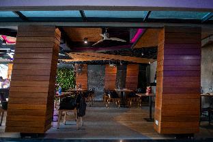mad monkey phuket