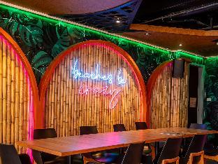 mad monkey phuket