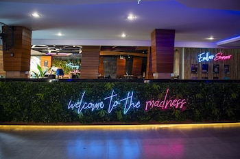 mad monkey phuket