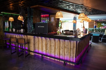 mad monkey phuket
