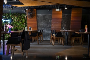 mad monkey phuket