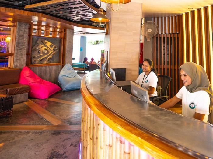 mad monkey phuket
