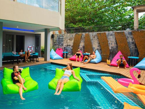 mad monkey phuket