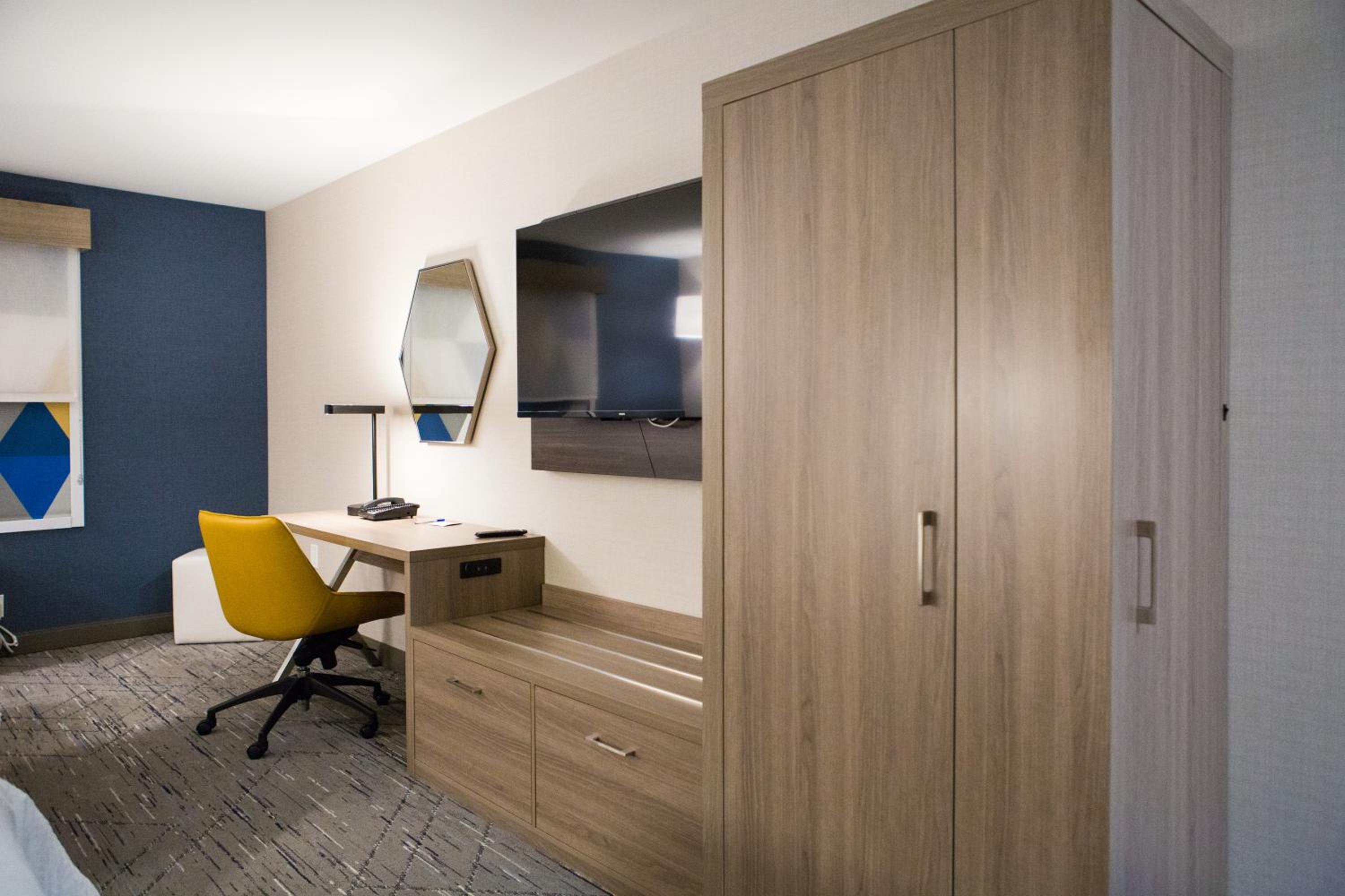 holiday inn express and suites prince albert south