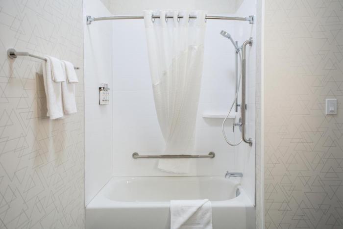 holiday inn express and suites prince albert south