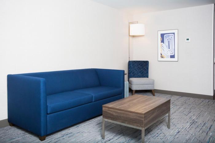 holiday inn express and suites prince albert south