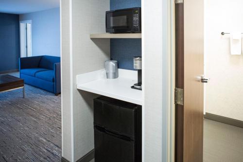 holiday inn express and suites prince albert south