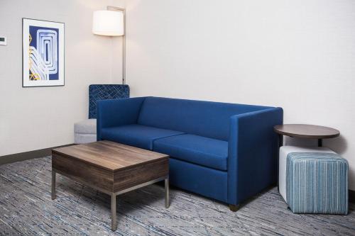 holiday inn express and suites prince albert south