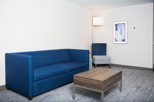 holiday inn express and suites prince albert south