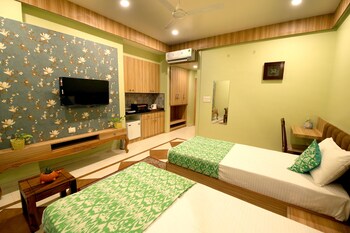 hotel gems suites