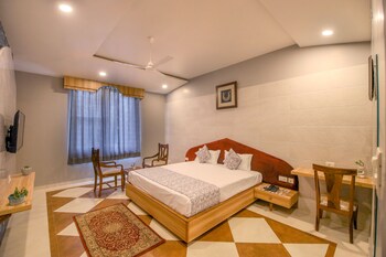hotel gems suites