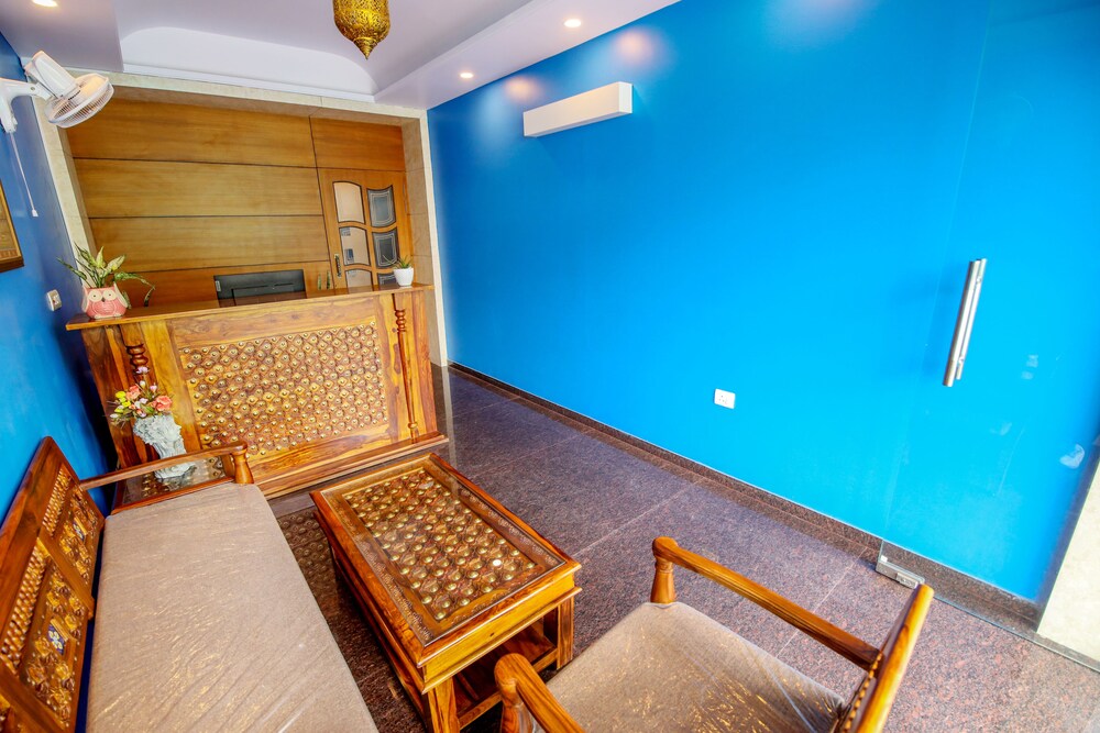 hotel gems suites