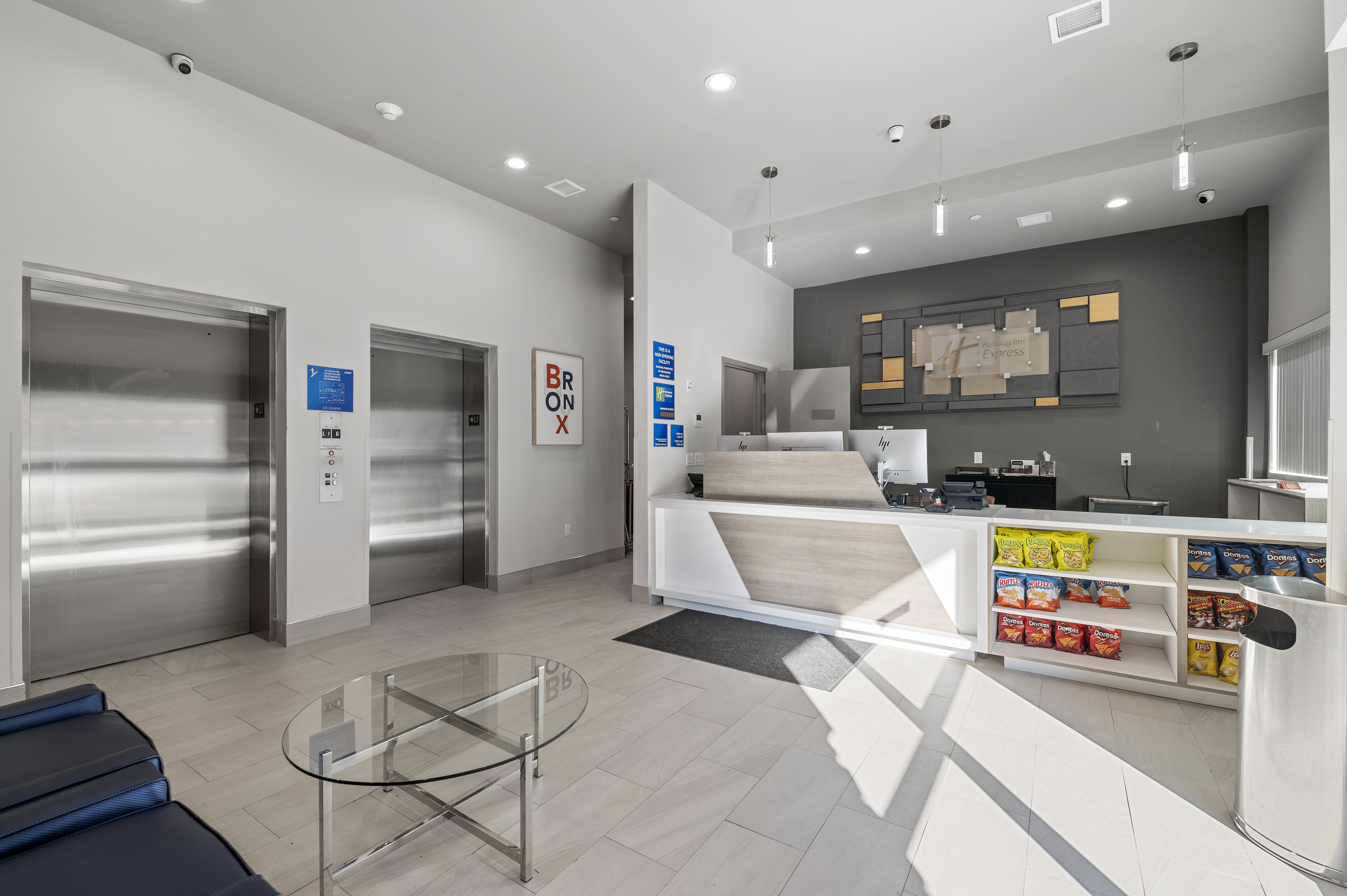 holiday inn express and suites bronx nyc an ihg hotel