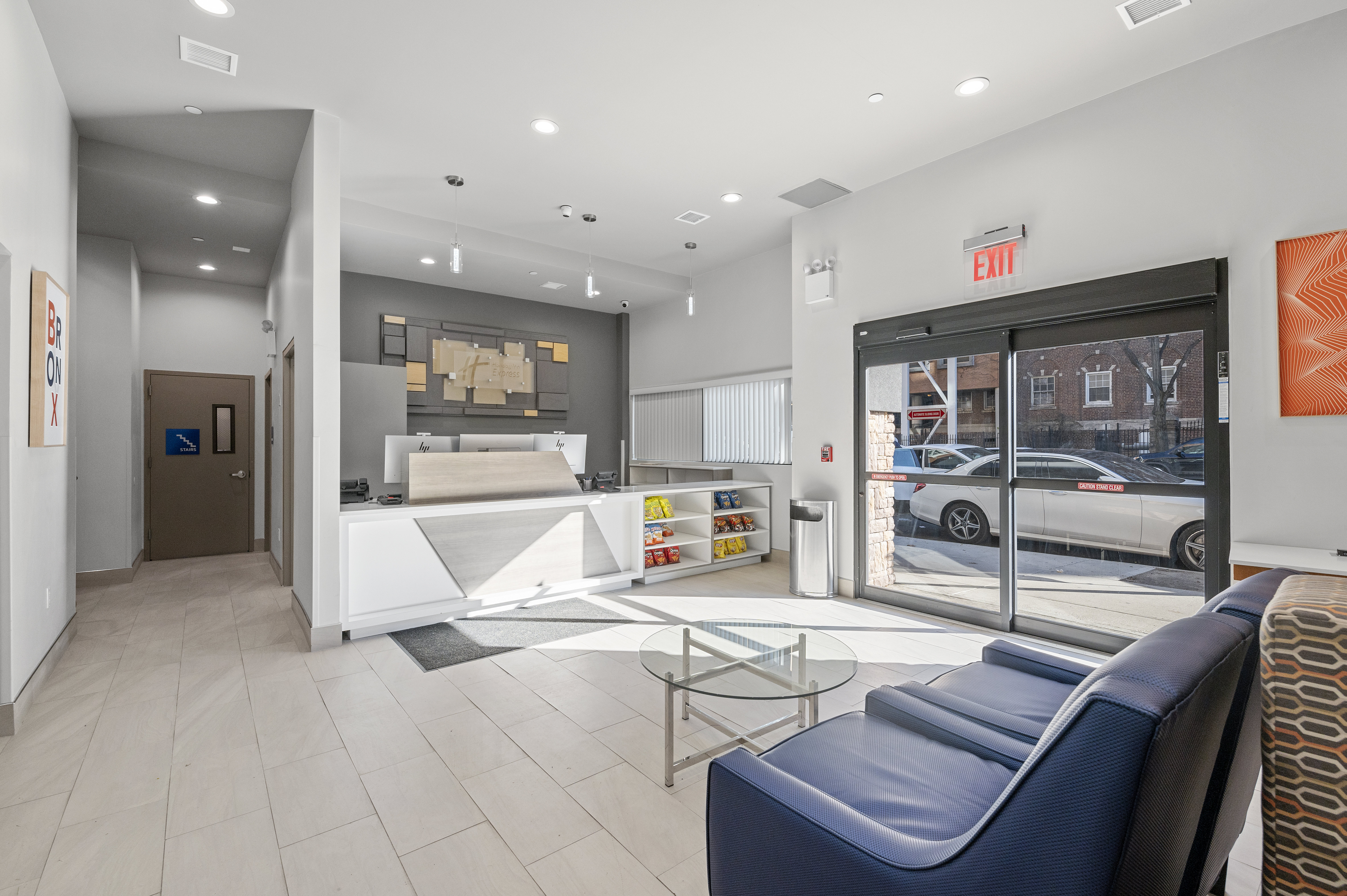 holiday inn express and suites bronx nyc an ihg hotel