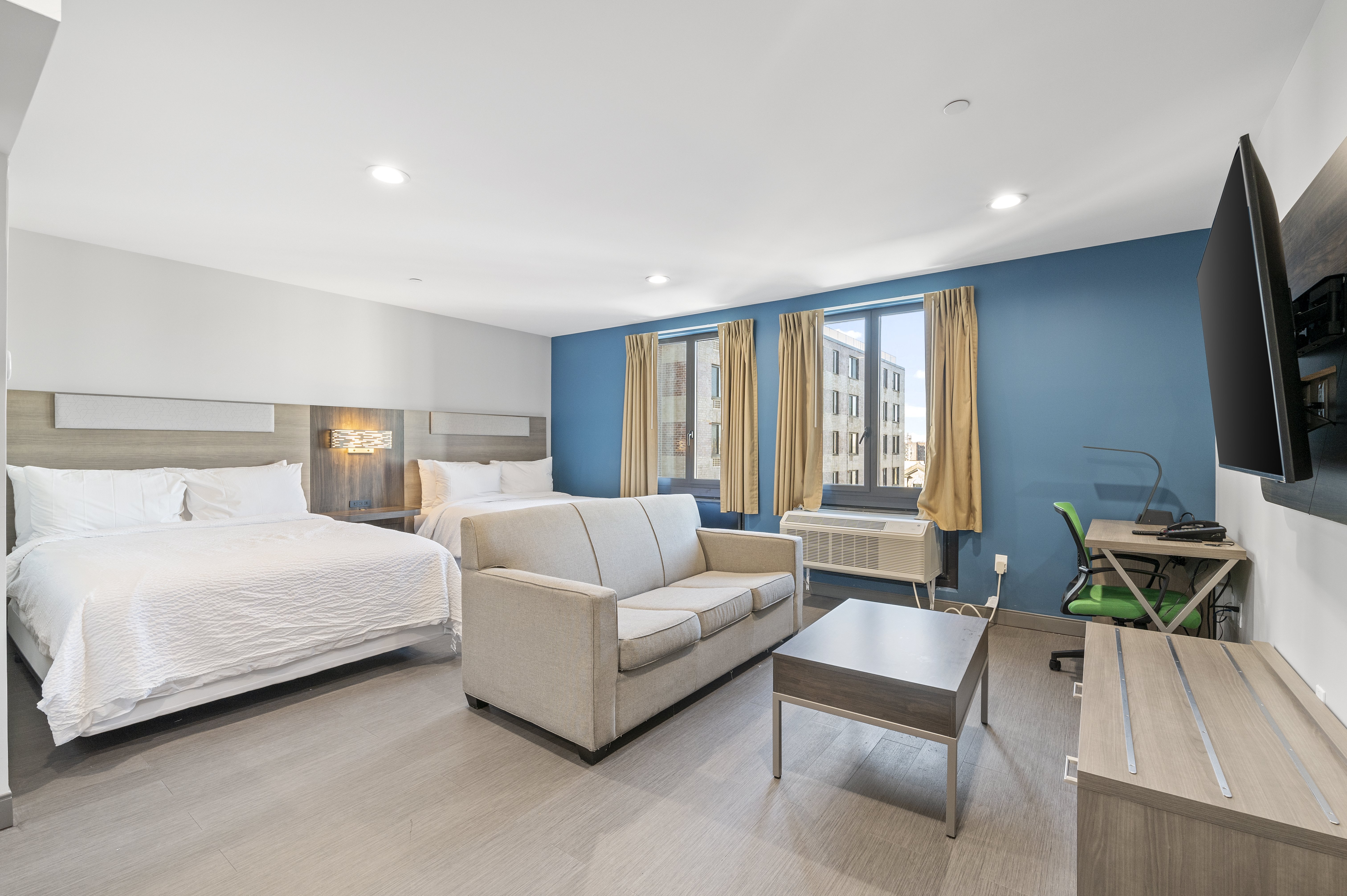 holiday inn express and suites bronx nyc an ihg hotel