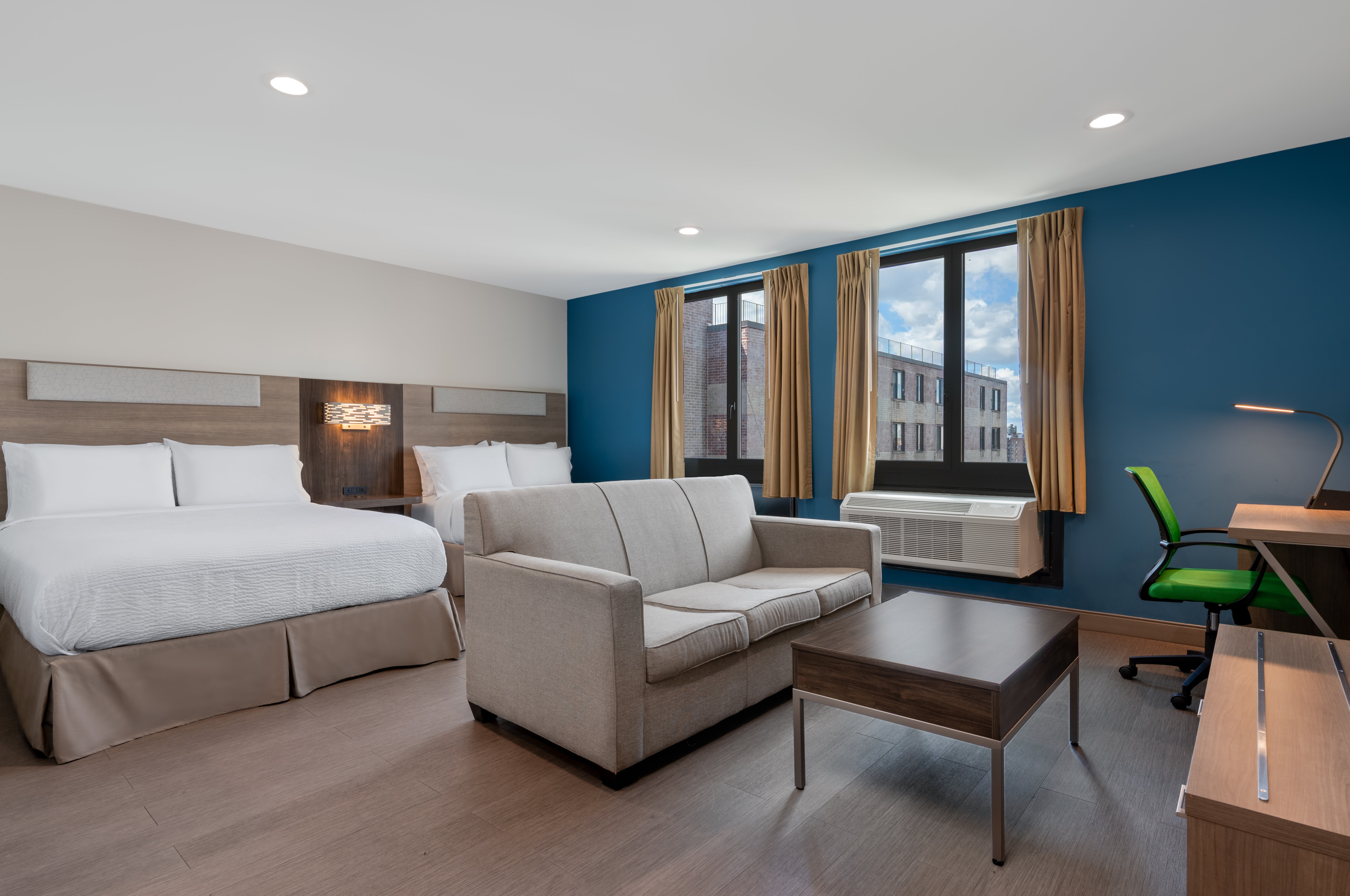 holiday inn express and suites bronx nyc an ihg hotel
