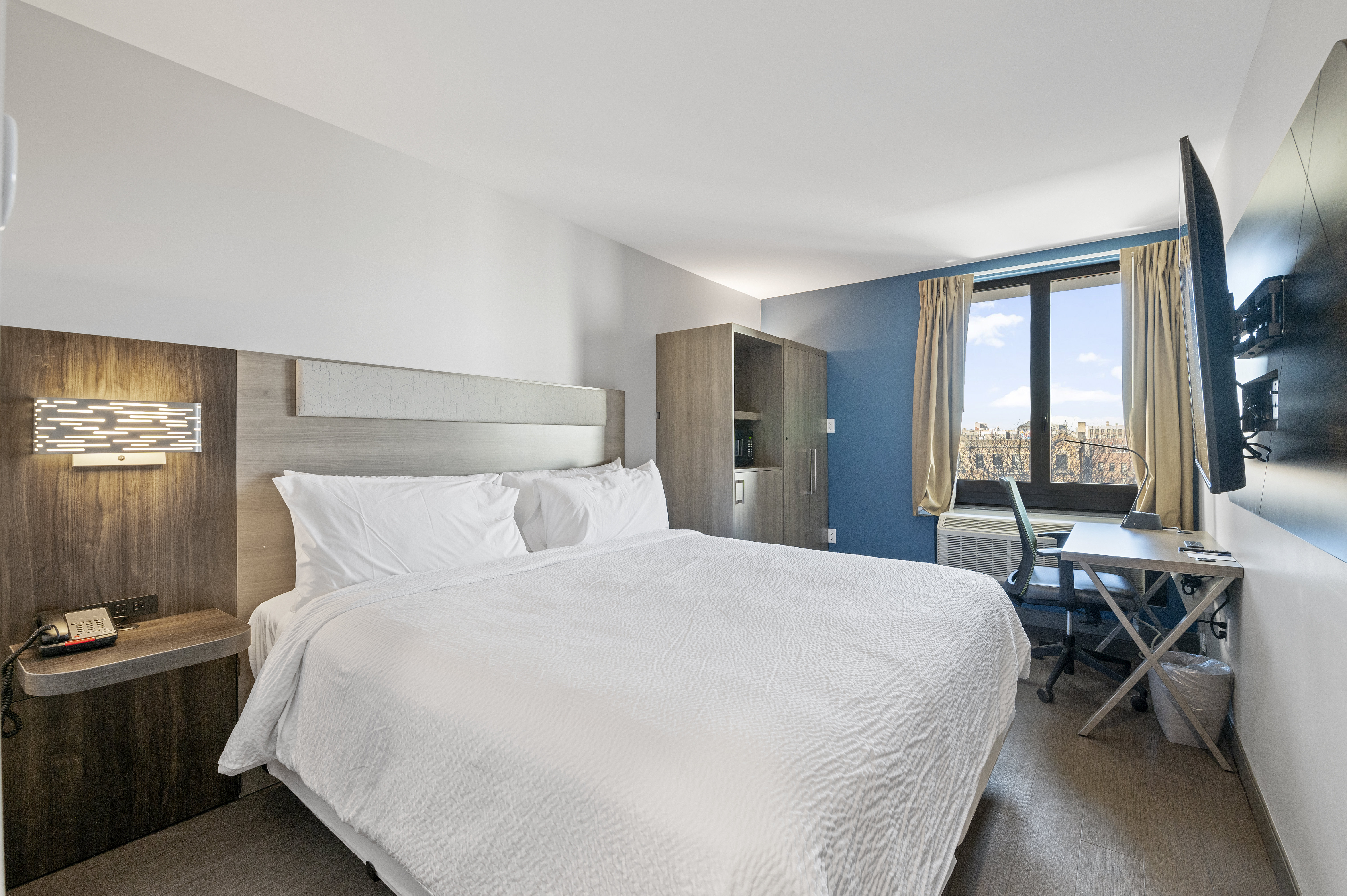 holiday inn express and suites bronx nyc an ihg hotel