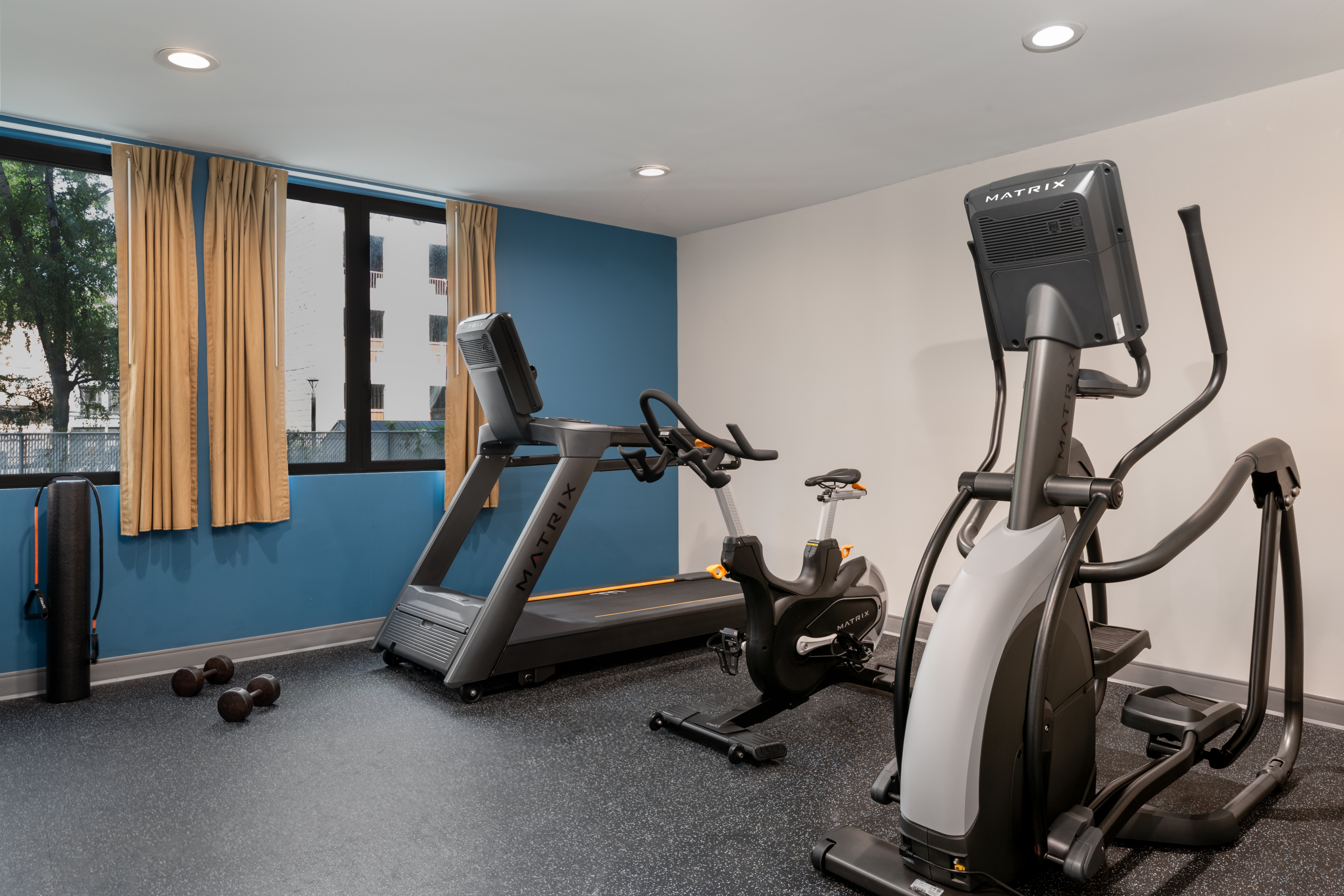 holiday inn express and suites bronx nyc an ihg hotel