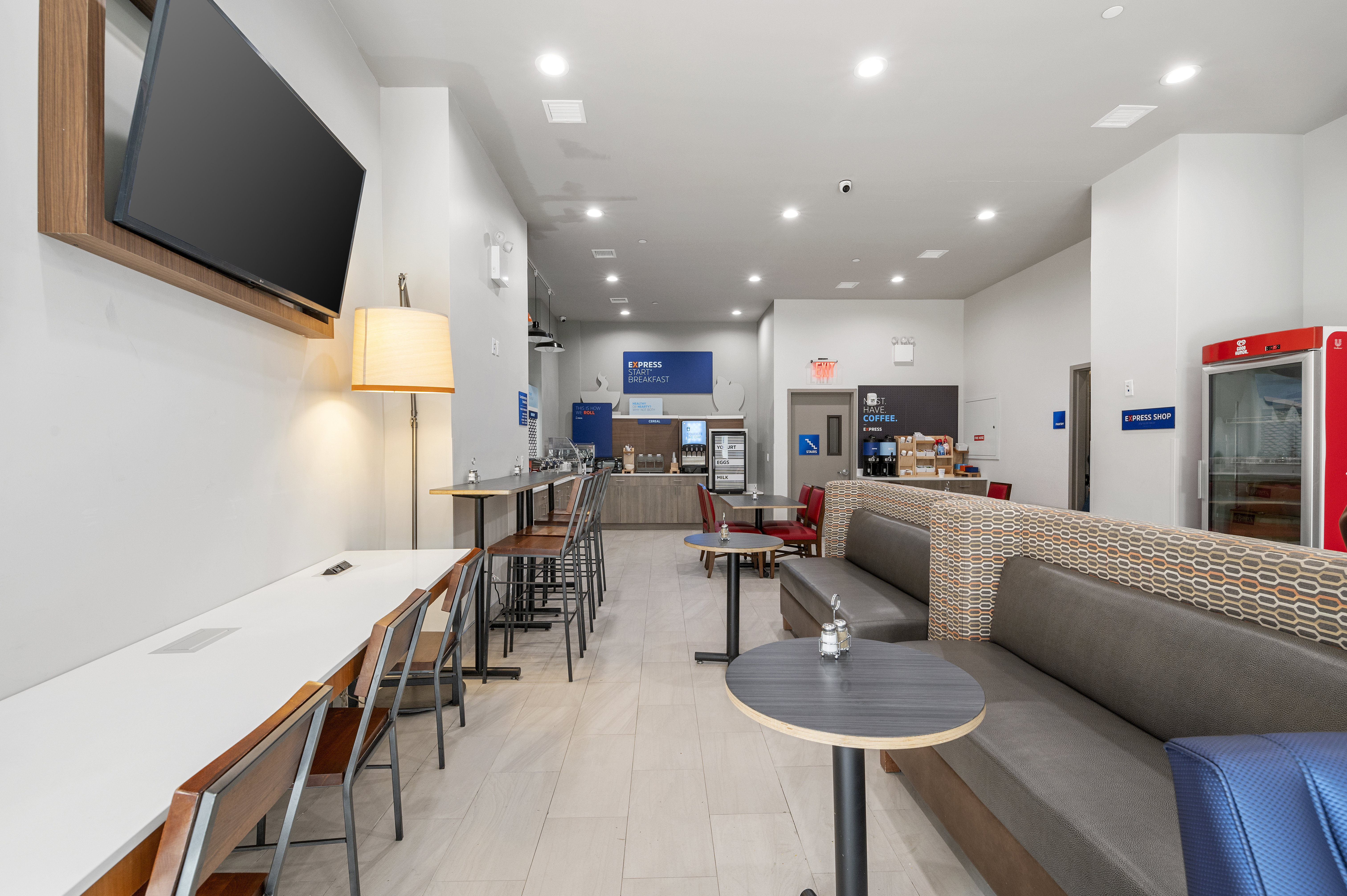 holiday inn express and suites bronx nyc an ihg hotel
