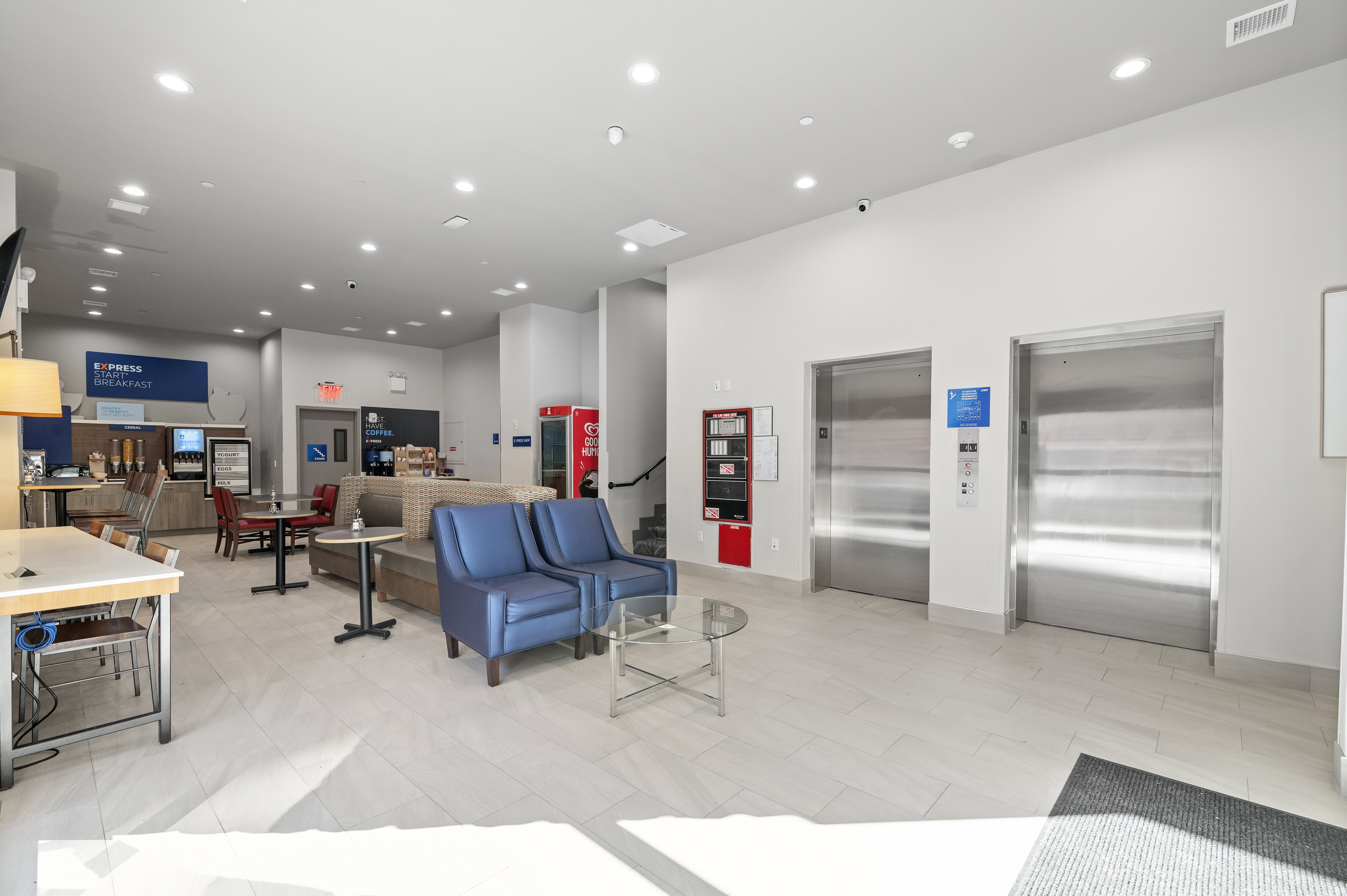 holiday inn express and suites bronx nyc an ihg hotel