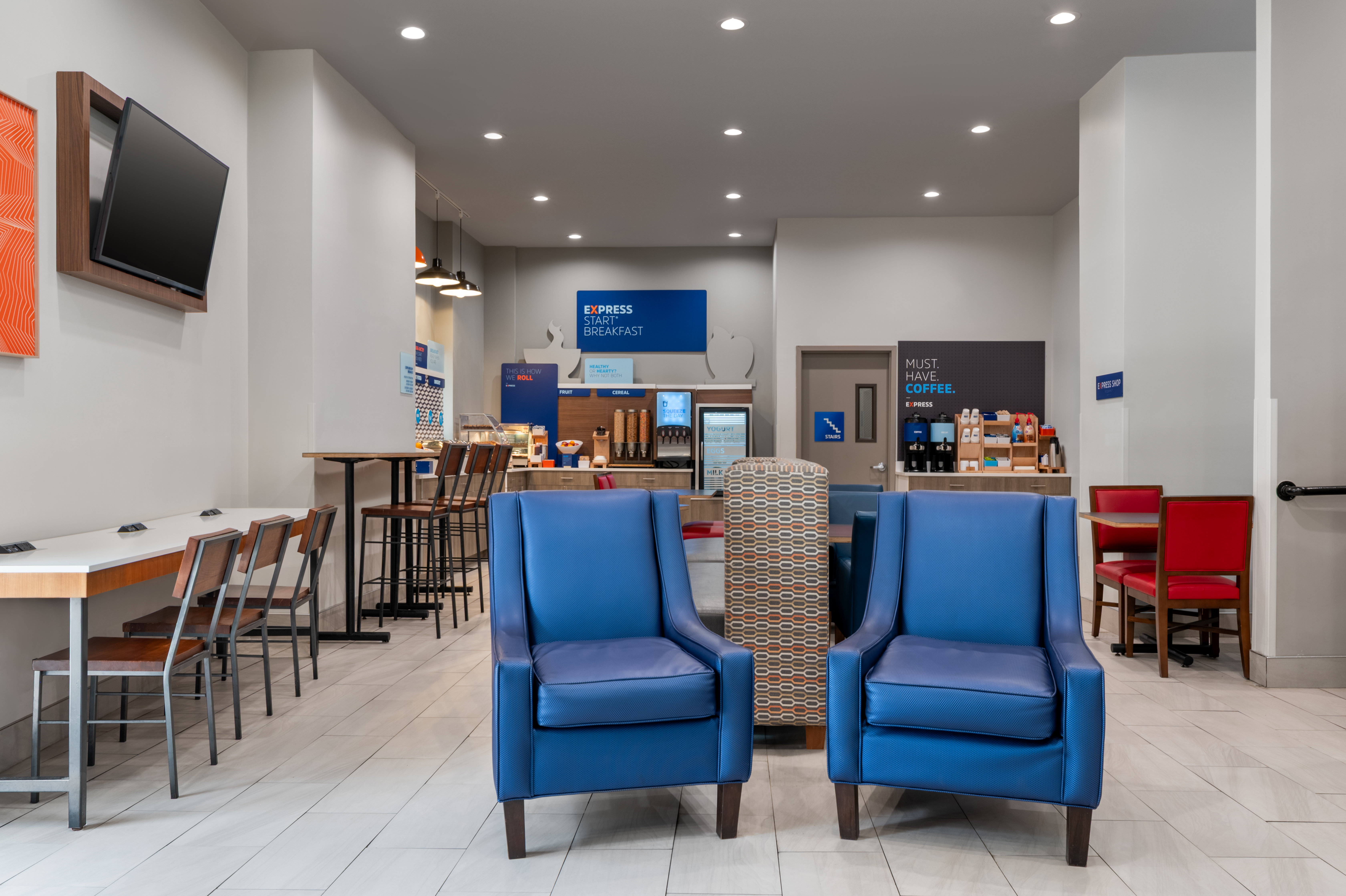 holiday inn express and suites bronx nyc an ihg hotel