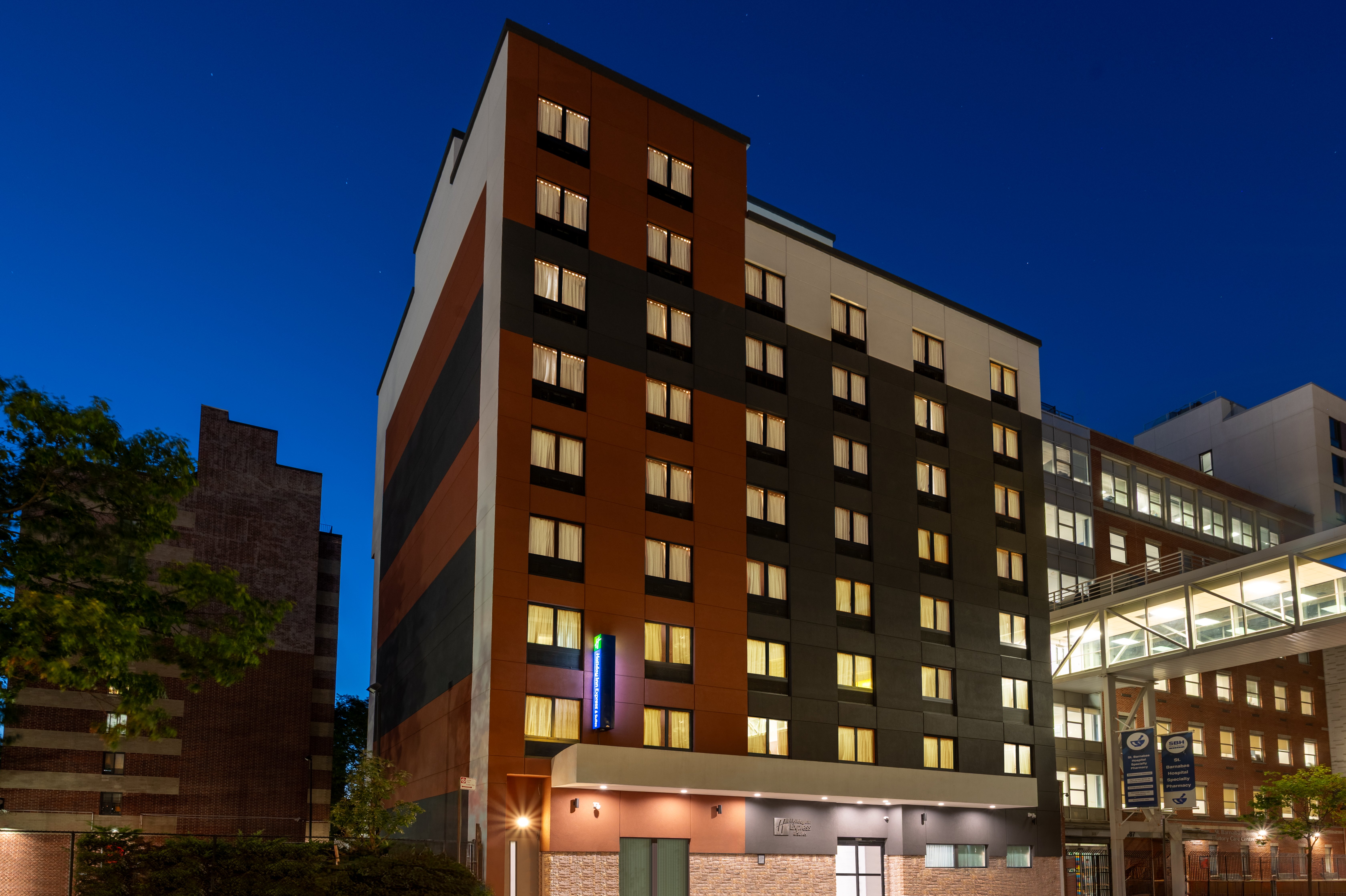 holiday inn express and suites bronx nyc an ihg hotel