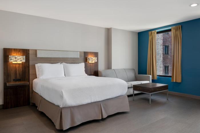 holiday inn express and suites bronx nyc an ihg hotel