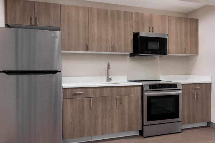 holiday inn express and suites bronx nyc an ihg hotel