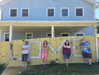Moonlight Manor Bed And Breakfast,United States Of America>>Floyd,2 star