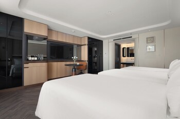 essence grand halong bay cruise