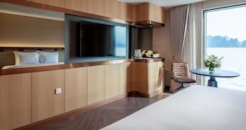 essence grand halong bay cruise