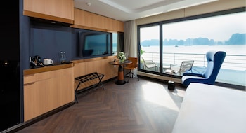 essence grand halong bay cruise