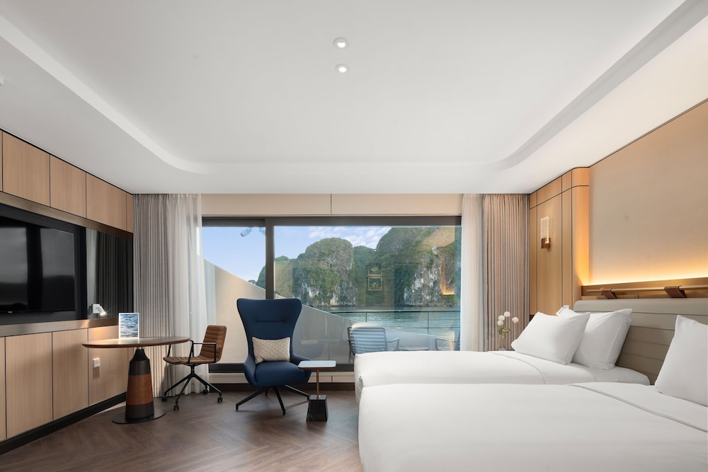 essence grand halong bay cruise