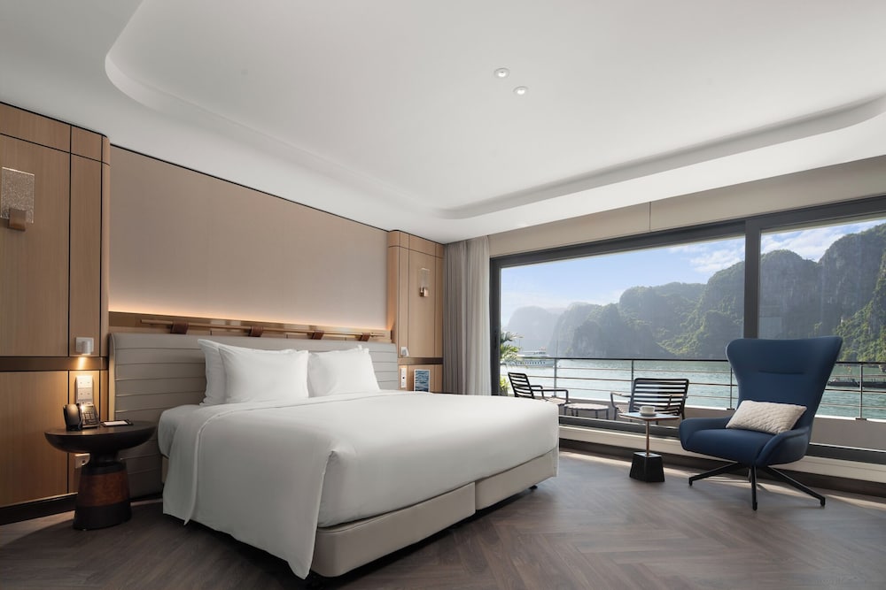 essence grand halong bay cruise