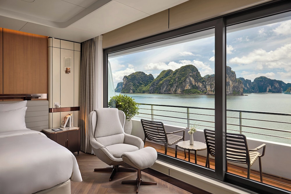 essence grand halong bay cruise