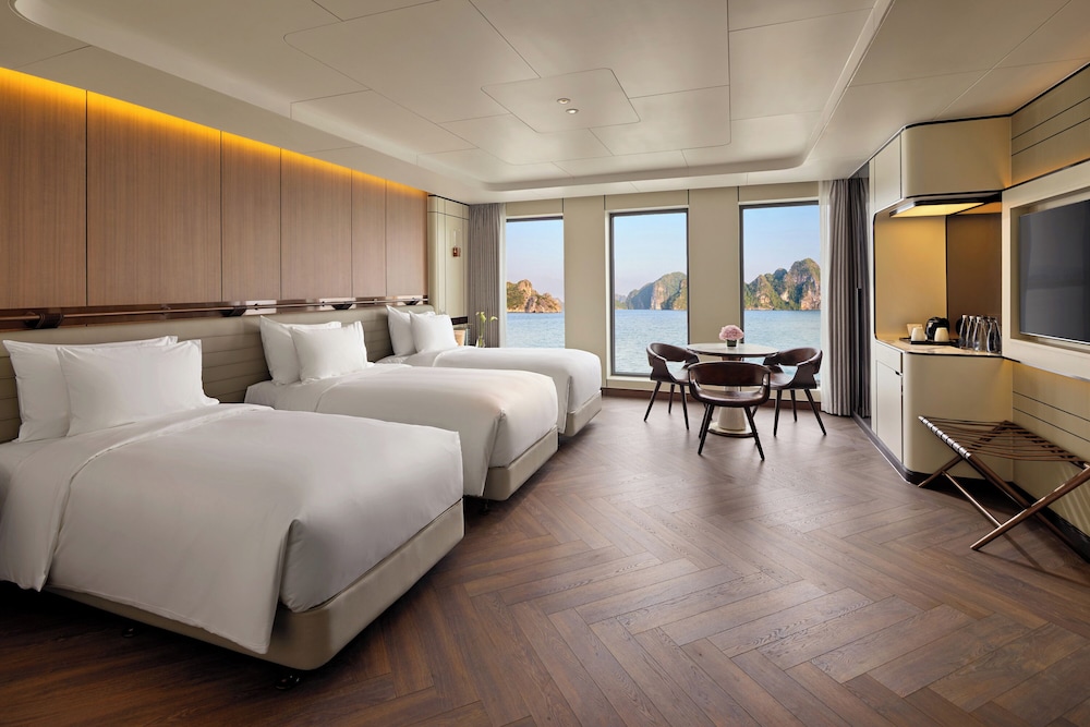 essence grand halong bay cruise