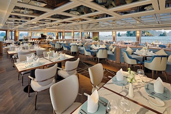 essence grand halong bay cruise