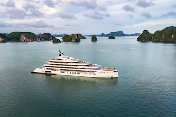 essence grand halong bay cruise