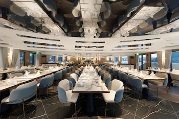 essence grand halong bay cruise