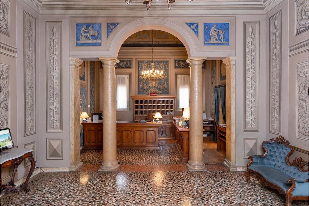 phi hotel canalgrande