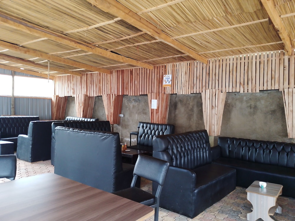 white house lounge and guest house