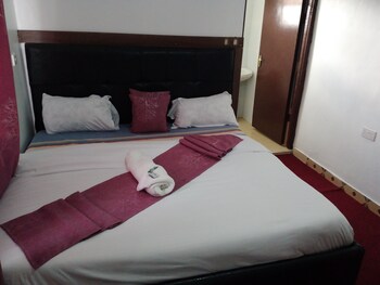 white house lounge and guest house