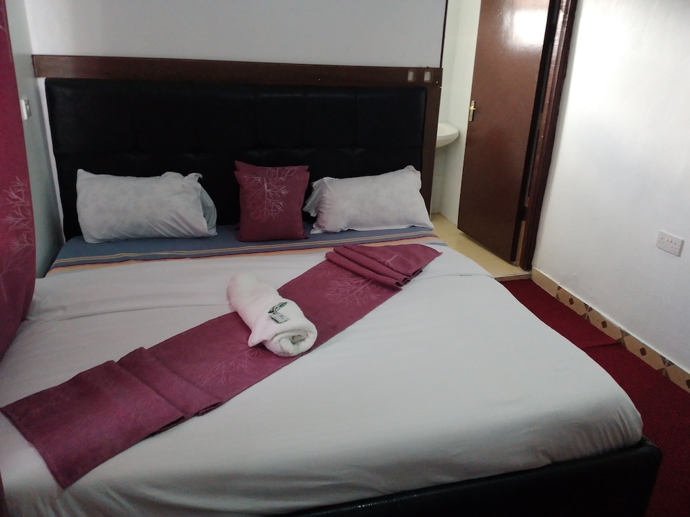white house lounge and guest house