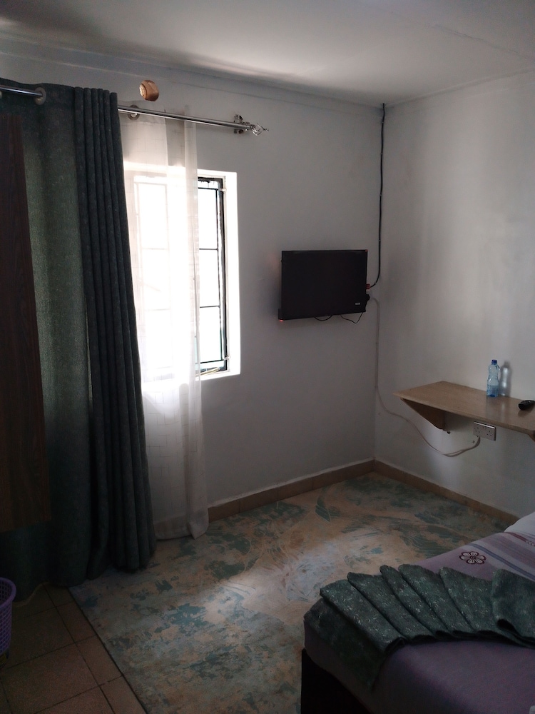 white house lounge and guest house