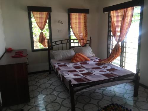 yasawa long beach hideout resort