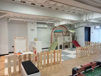 spacious and elegant studio loft kingland avenue apartment