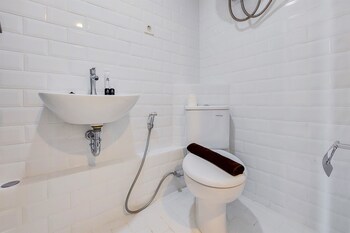 spacious and elegant studio loft kingland avenue apartment