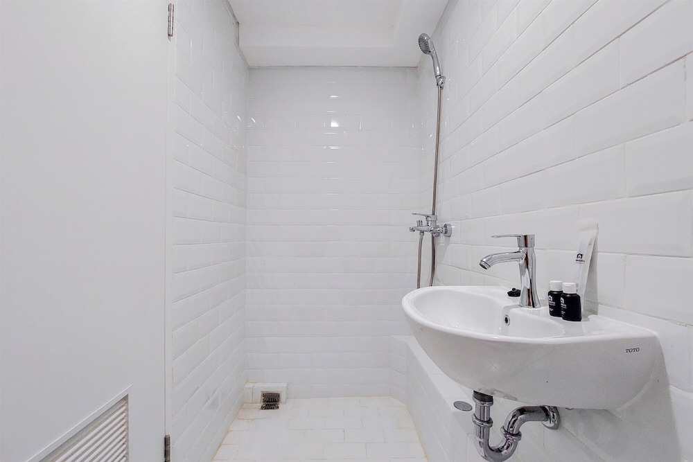 spacious and elegant studio loft kingland avenue apartment